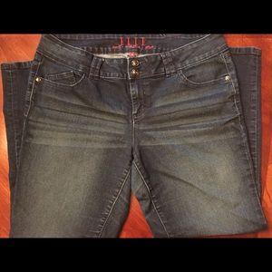 Elle Cropped Stretchy Jeans (Worn Once!)